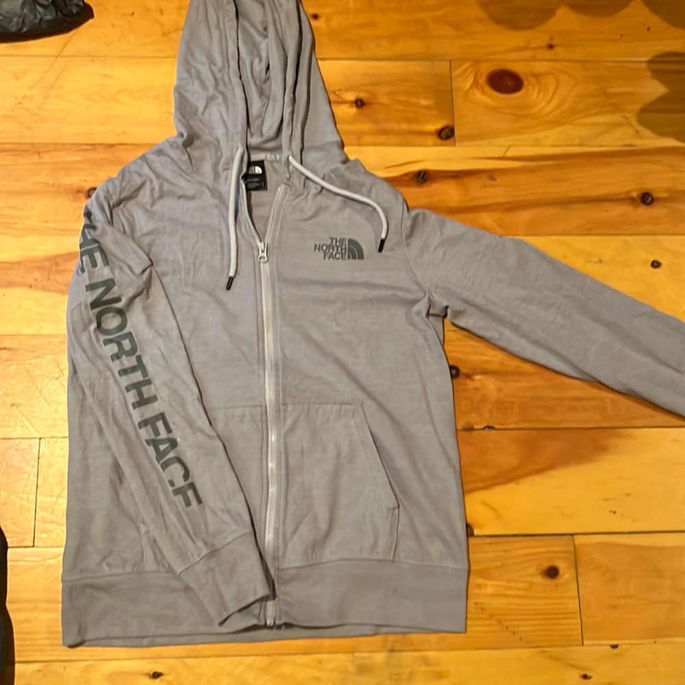 Northface women’s hoodie. Grey. Size medium. Like new.